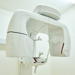 歯科用CTとサージカルガイドを活用した精度の高い治療